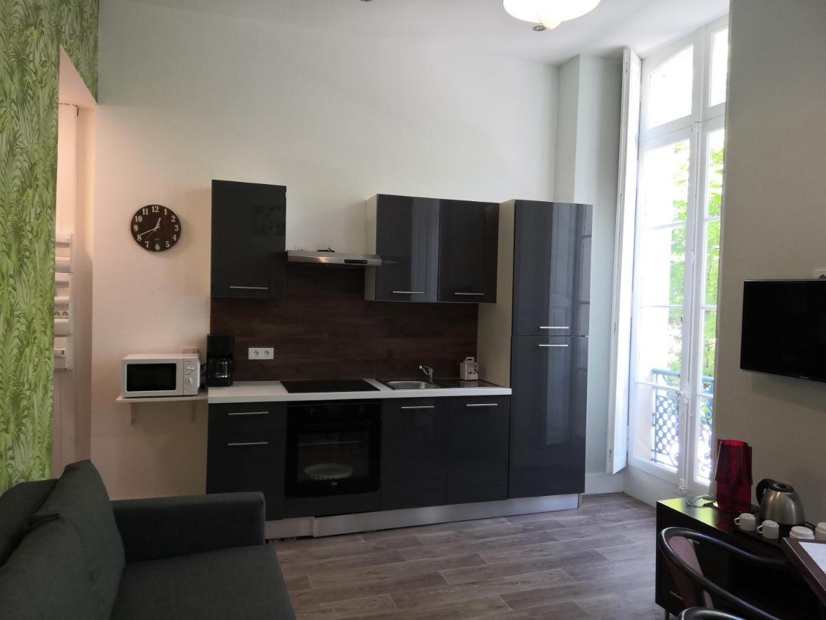 Royal Luchon Aparthotel Bagneres-de-Luchon ภายนอก รูปภาพ