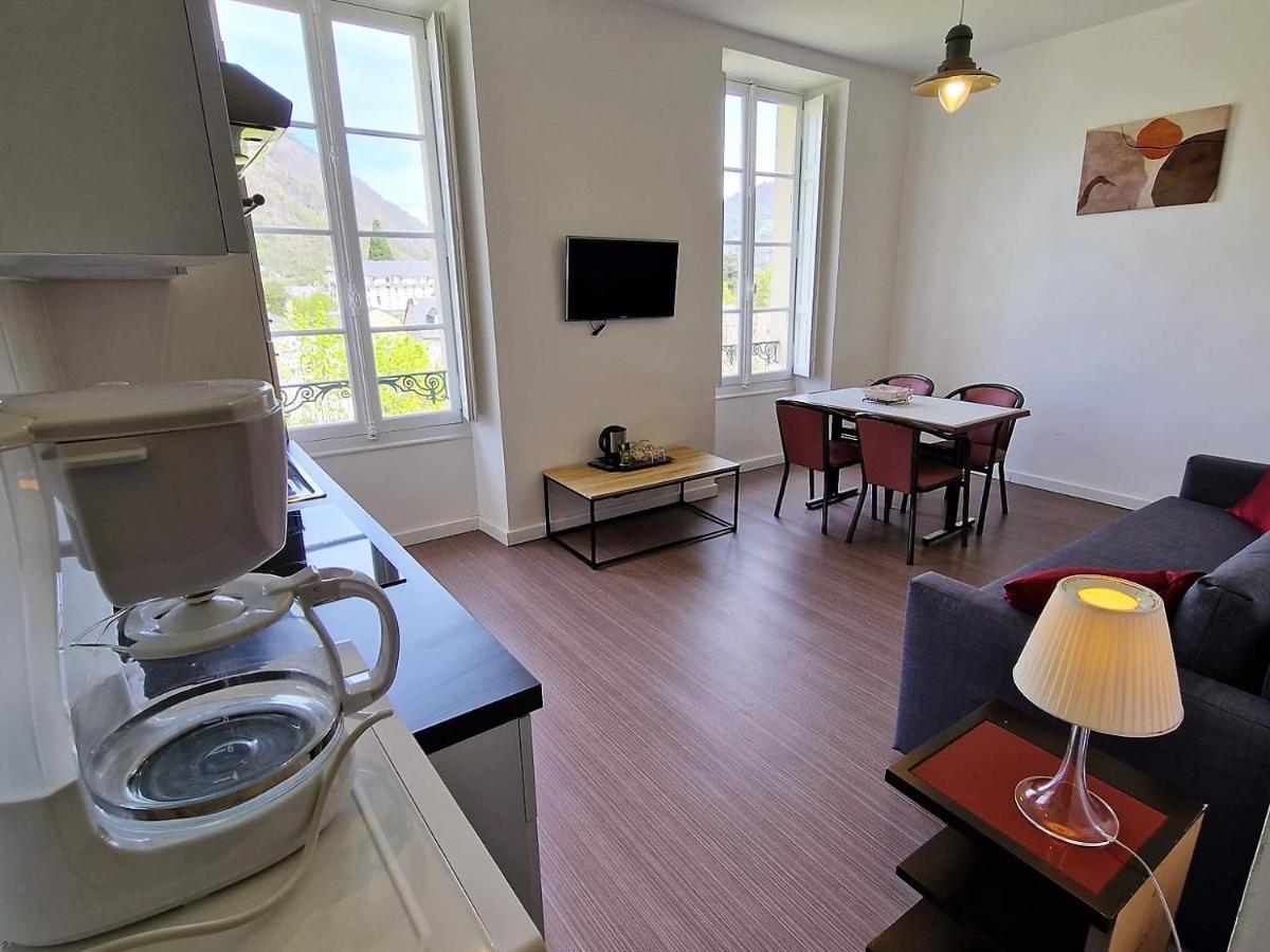 Royal Luchon Aparthotel Bagneres-de-Luchon ภายนอก รูปภาพ