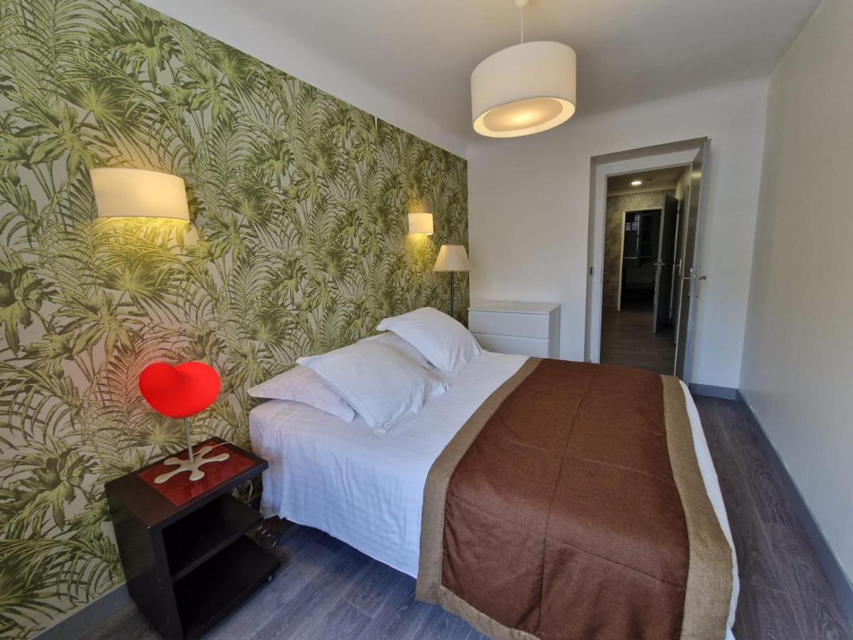 Royal Luchon Aparthotel Bagneres-de-Luchon ภายนอก รูปภาพ