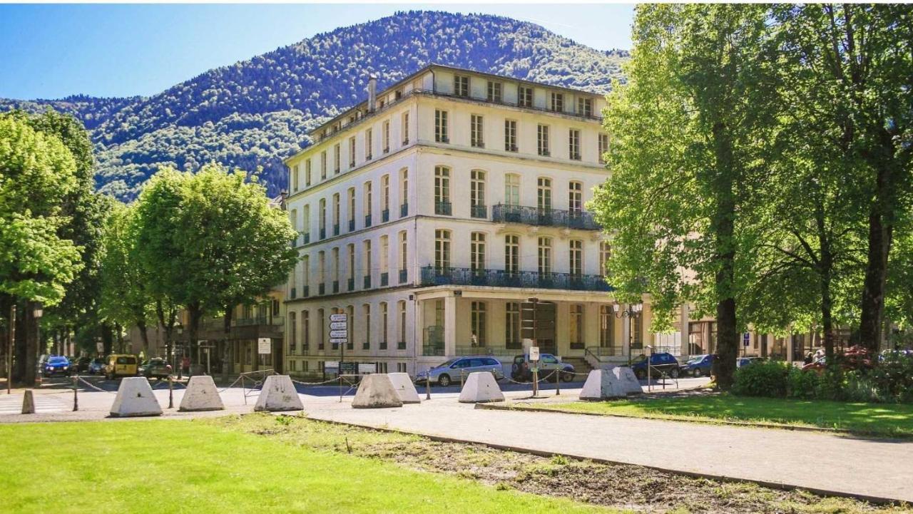 Royal Luchon Aparthotel Bagneres-de-Luchon ภายนอก รูปภาพ