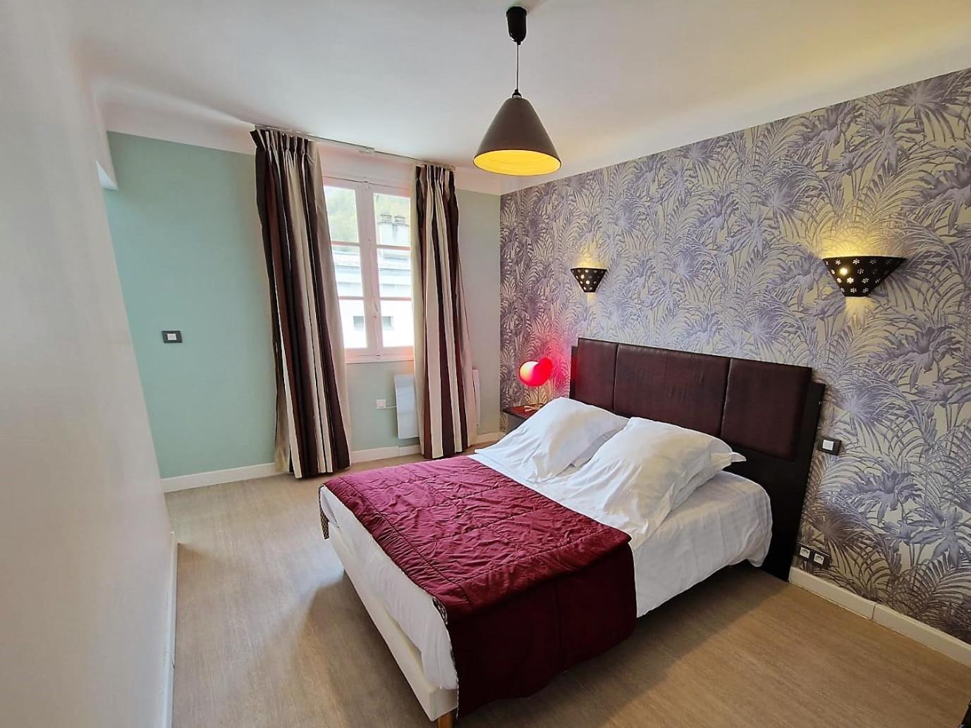 Royal Luchon Aparthotel Bagneres-de-Luchon ภายนอก รูปภาพ