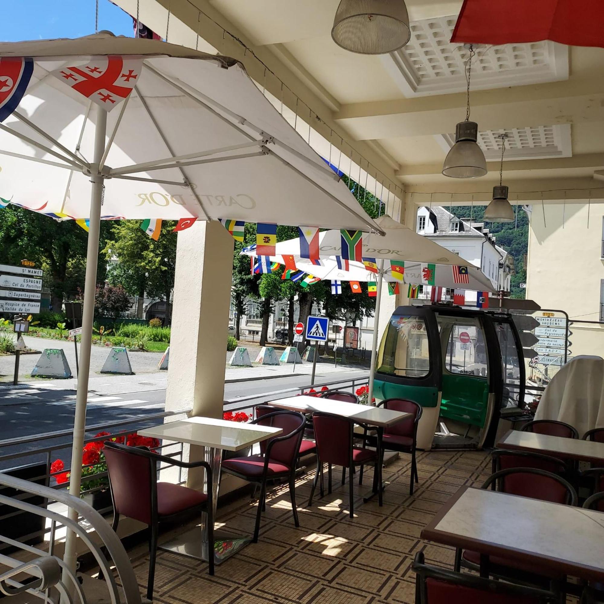 Royal Luchon Aparthotel Bagneres-de-Luchon ภายนอก รูปภาพ