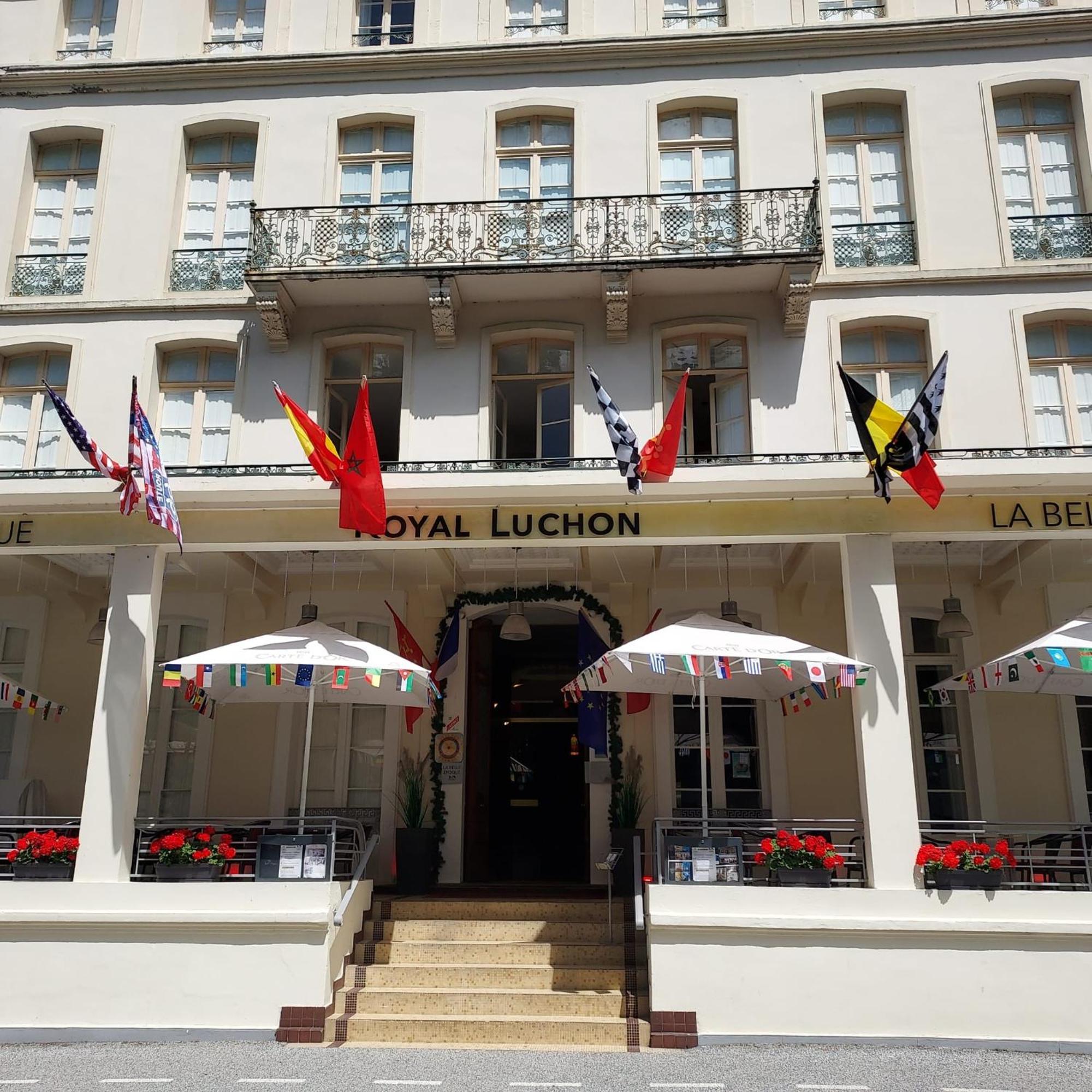 Royal Luchon Aparthotel Bagneres-de-Luchon ภายนอก รูปภาพ