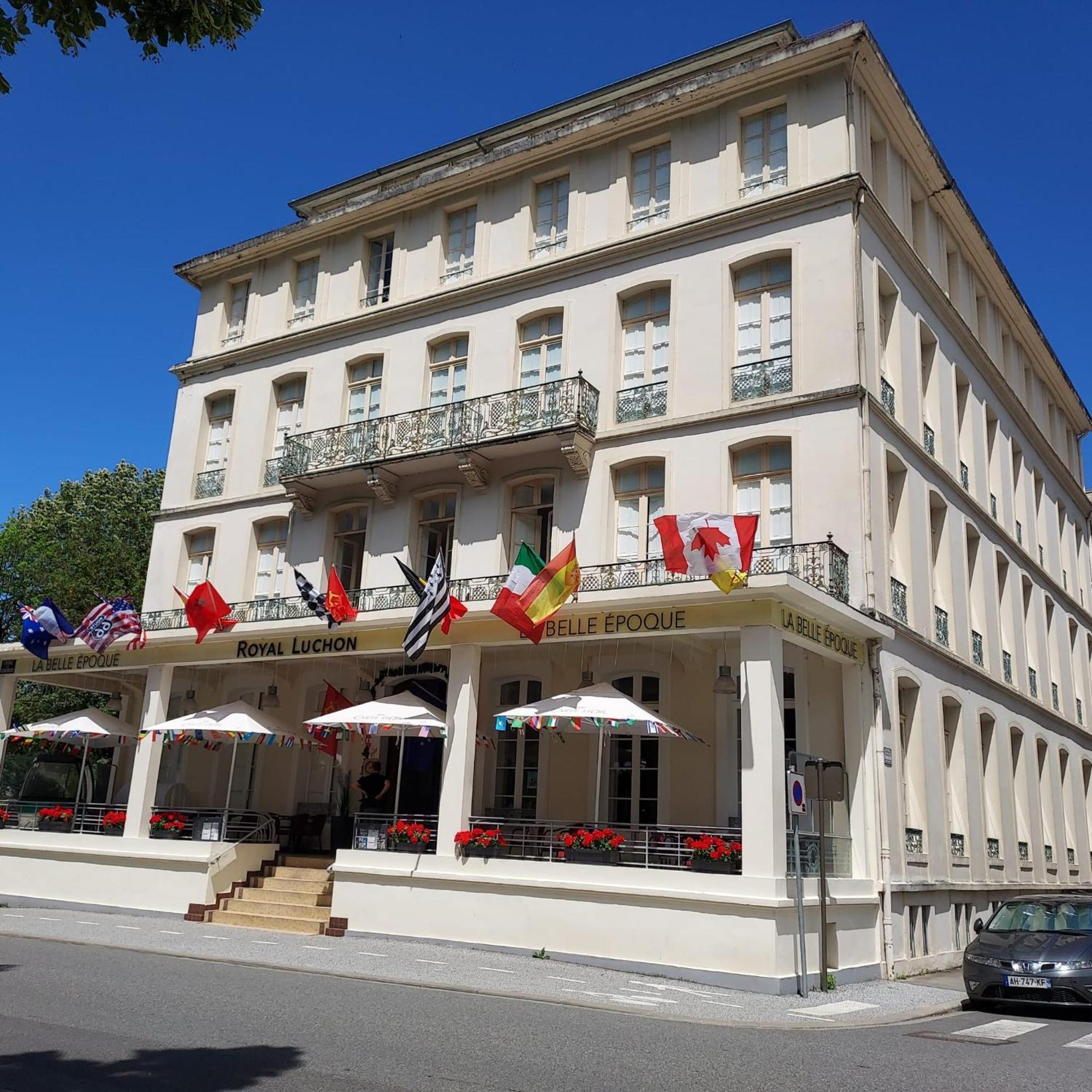 Royal Luchon Aparthotel Bagneres-de-Luchon ภายนอก รูปภาพ