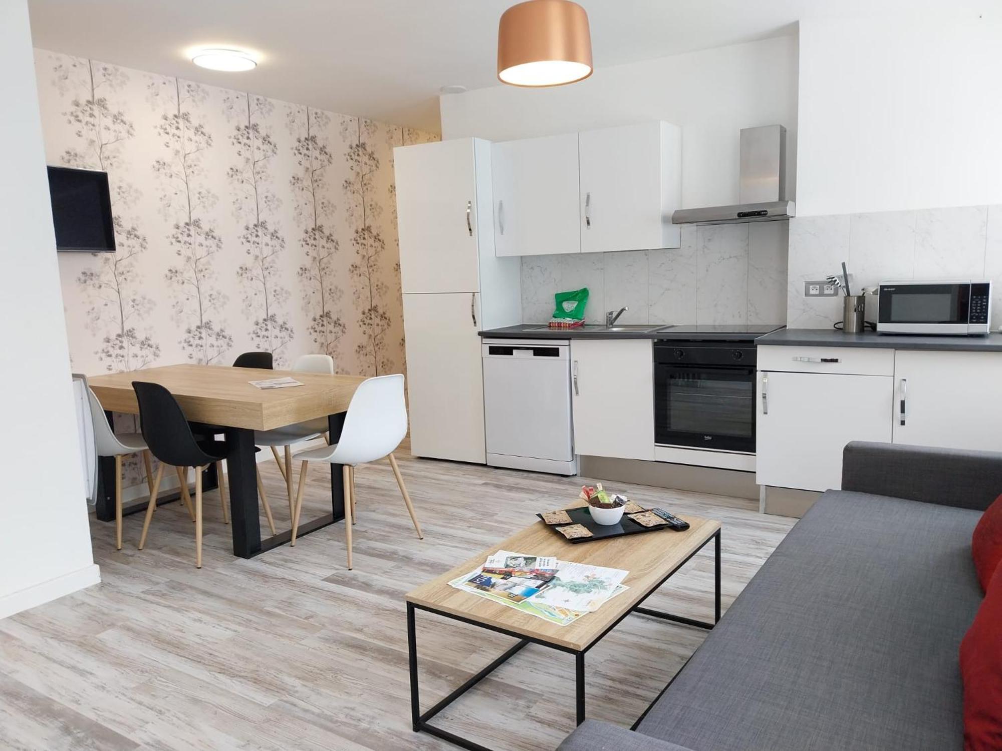 Royal Luchon Aparthotel Bagneres-de-Luchon ภายนอก รูปภาพ