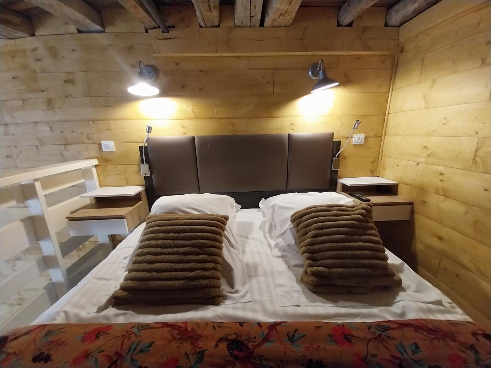 Royal Luchon Aparthotel Bagneres-de-Luchon ภายนอก รูปภาพ